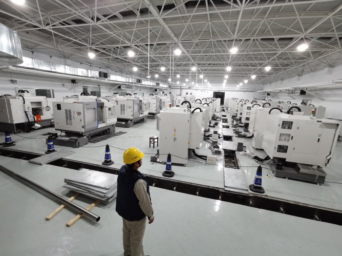 �O����b�C